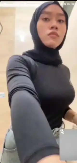 Dinda Hijab Manis Kolpri