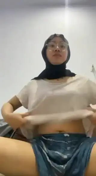 Dinda Hijab Manis Kolpri